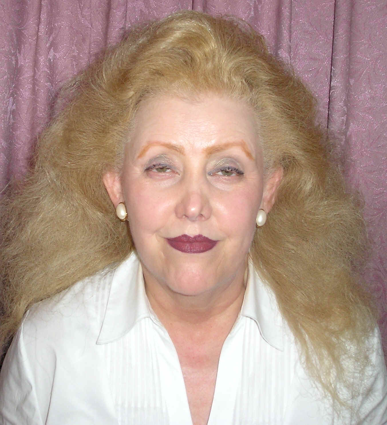 LINDA - COOL CALM AND COLLECTED WITH DERMAGEN